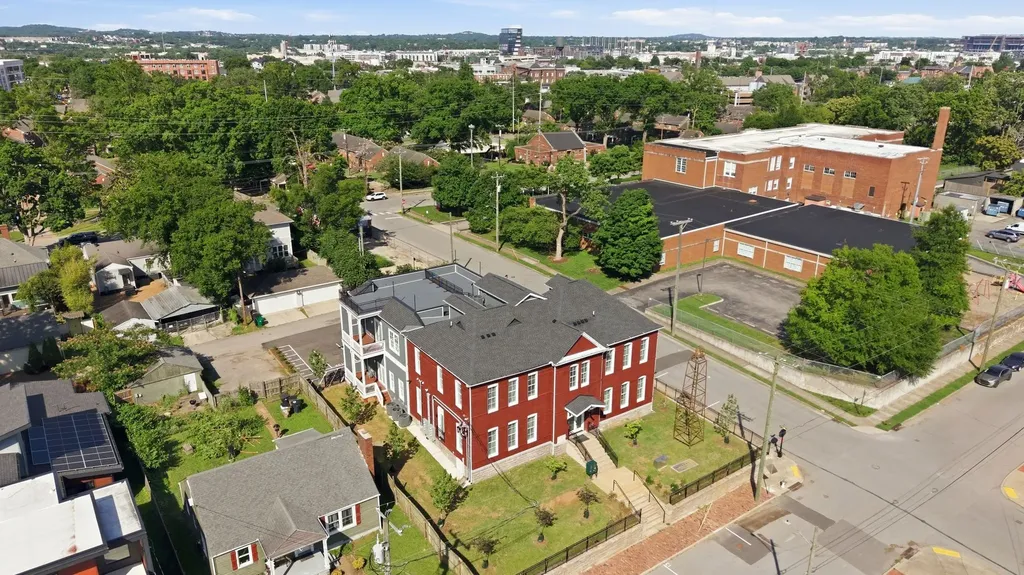 1600 10th Ave, N Nashville TN 37208
