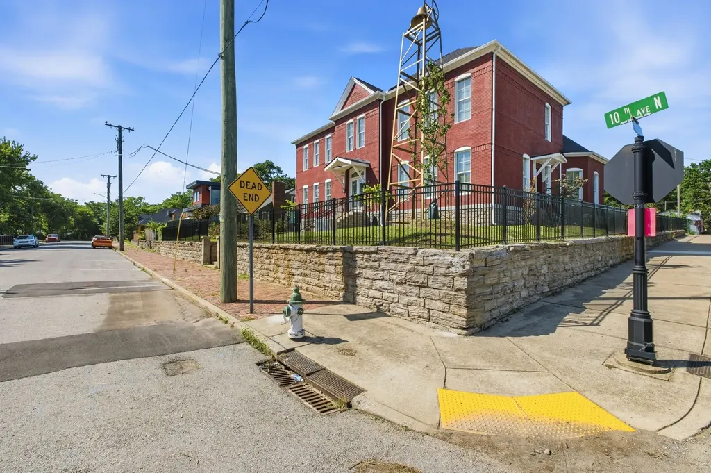 1600 10th Ave, N Nashville TN 37208
