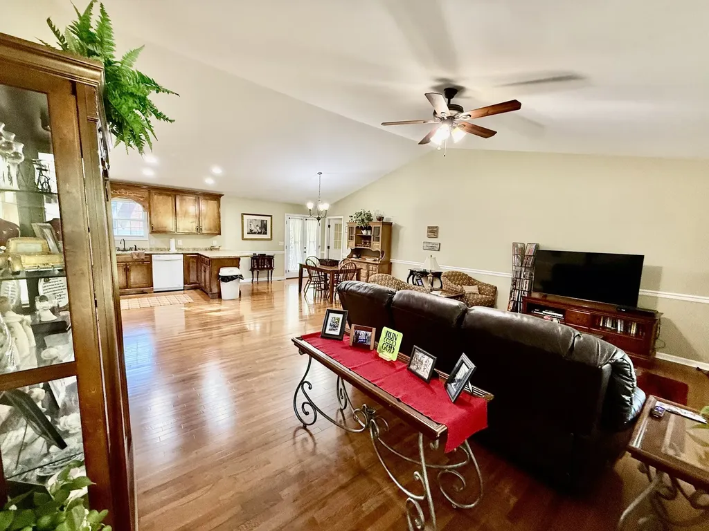 145 Murray Lake Drive Winchester TN 37398