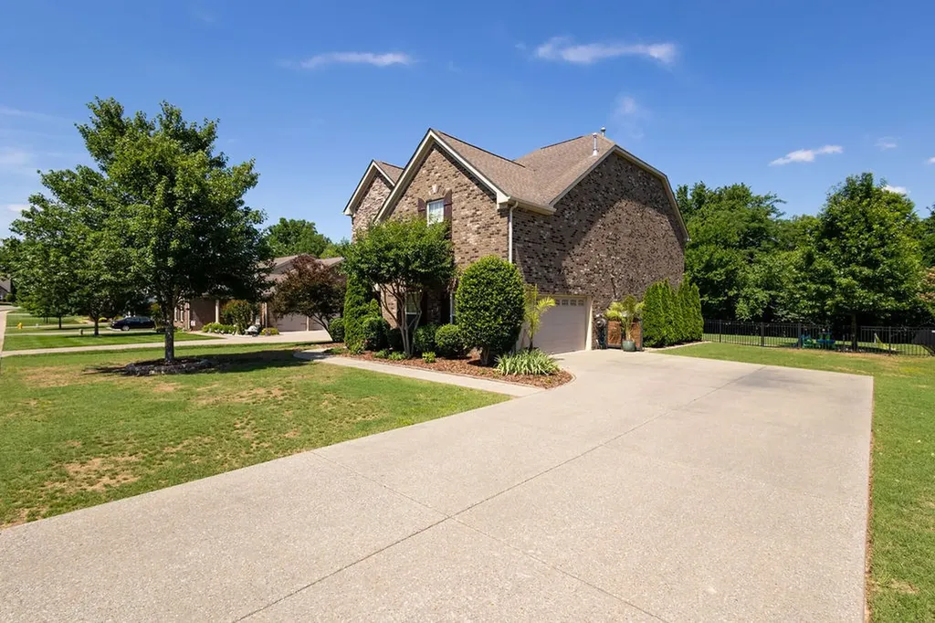 138 Sandpiper Circle Hendersonville TN 37075