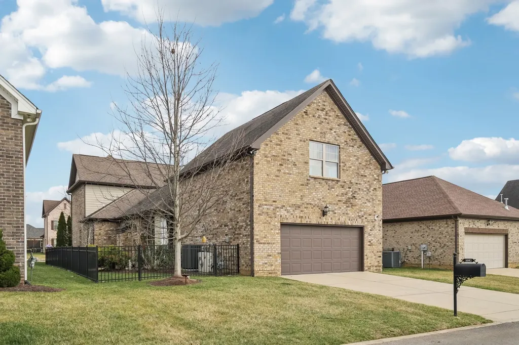 1082 N Mcmahan Drive Gallatin TN 37066
