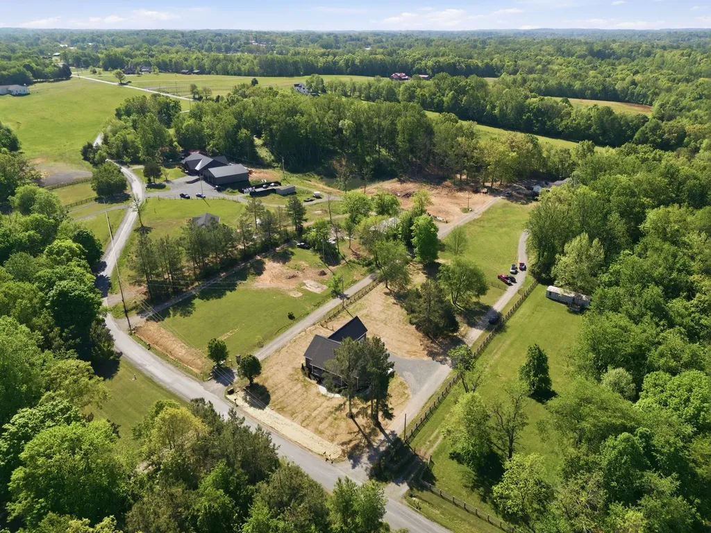 8347 Horseshoe Road Cross Plains TN 37049
