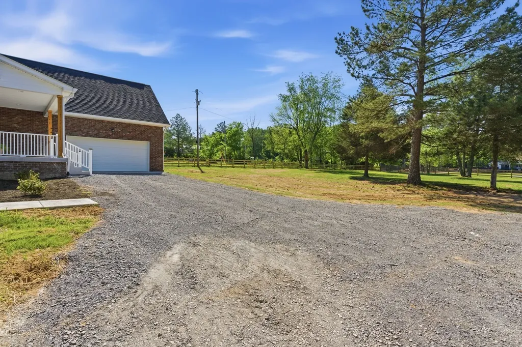 8347 Horseshoe Road Cross Plains TN 37049