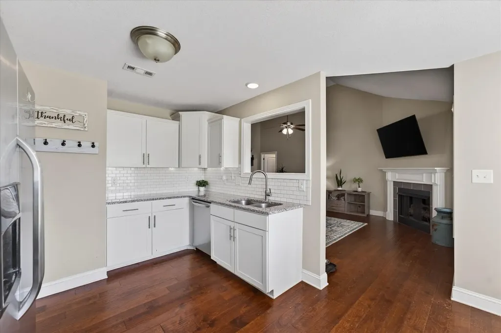 1044 Charles Thomas Drive Clarksville TN 37042