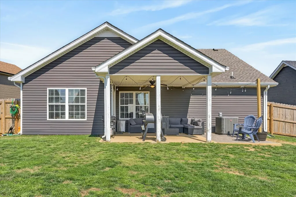 1044 Charles Thomas Drive Clarksville TN 37042