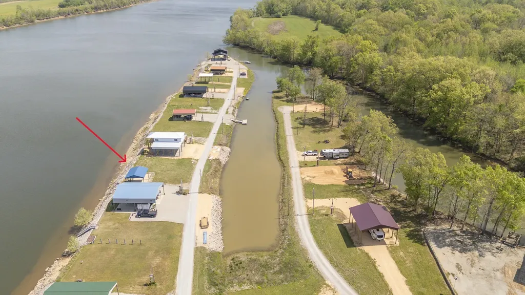 1089 River Front Drive Clifton TN 38425