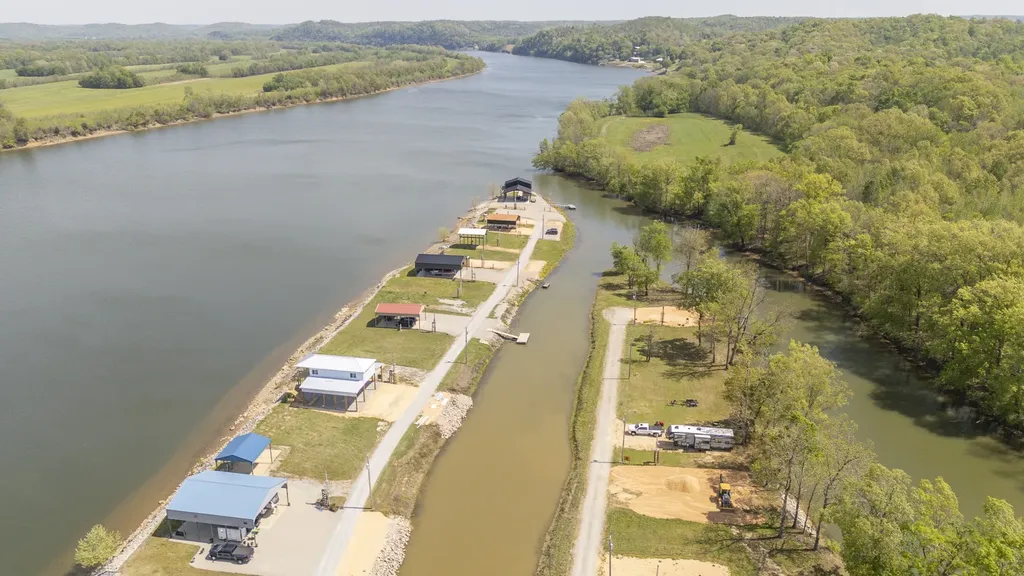 1089 River Front Drive Clifton TN 38425