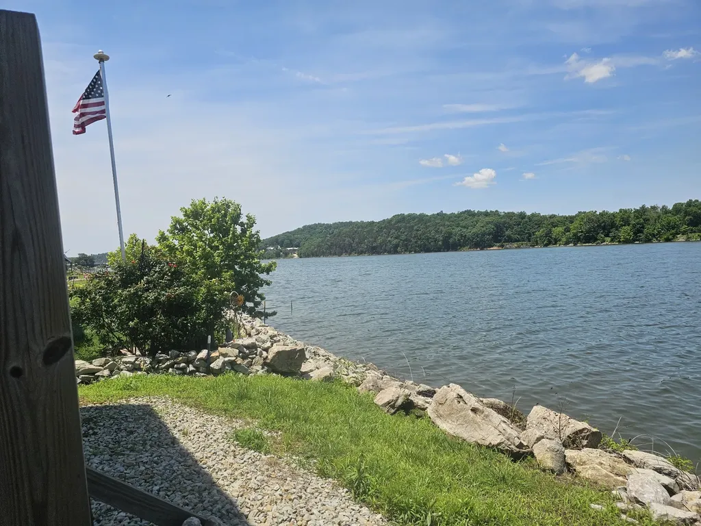 1089 River Front Drive Clifton TN 38425