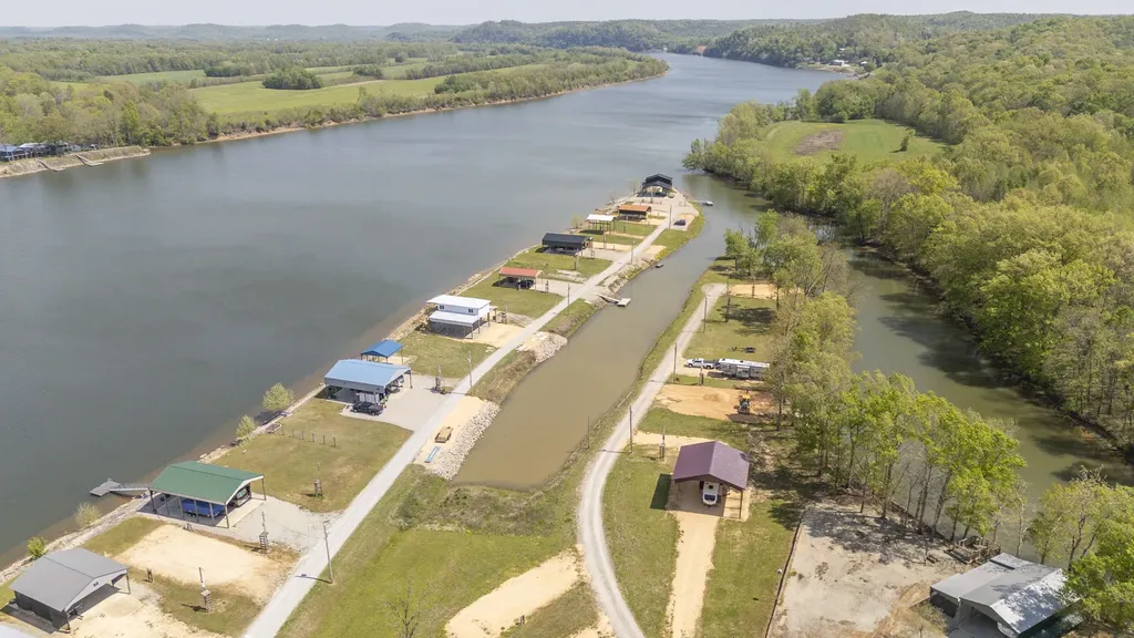 1089 River Front Drive Clifton TN 38425
