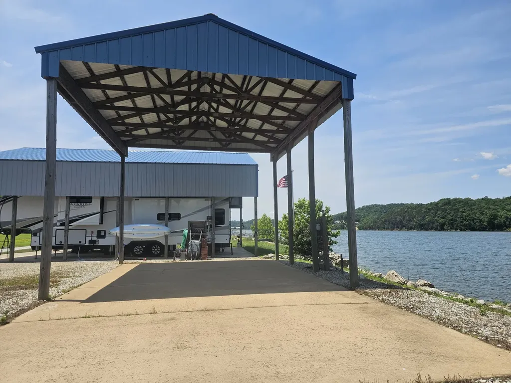 1089 River Front Drive Clifton TN 38425