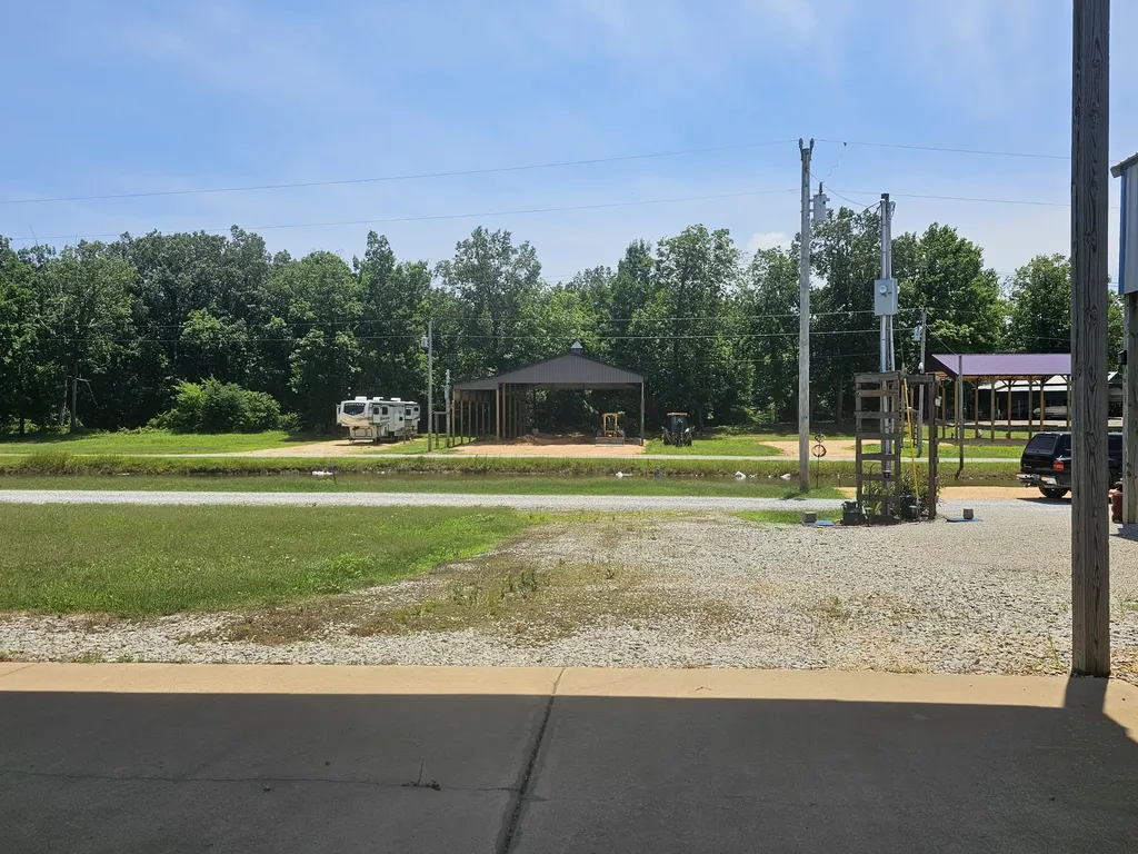 1089 River Front Drive Clifton TN 38425