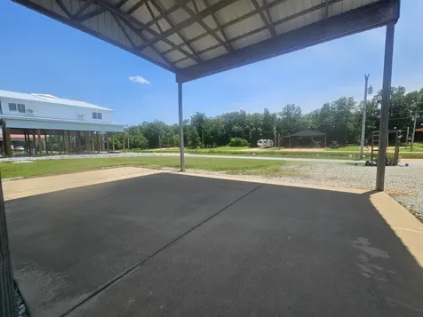 1089 River Front Drive Clifton TN 38425