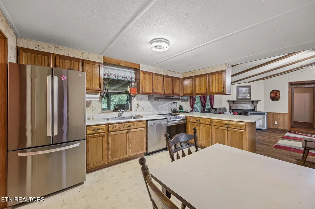 1345 Midway Road Crossville TN 38572