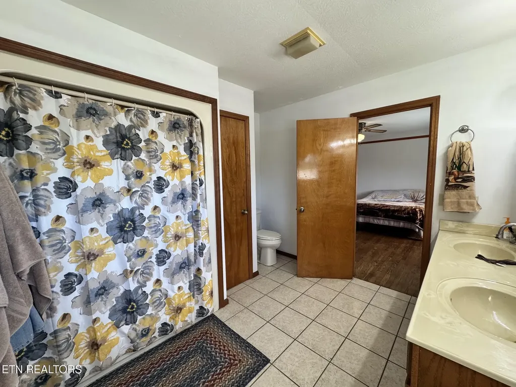 6986 S York Highway 6986 Clarkrange TN 38553