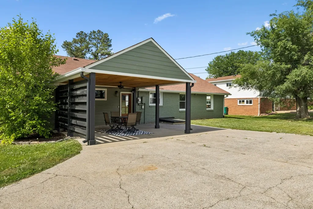 321 Highway 76 White House TN 37188