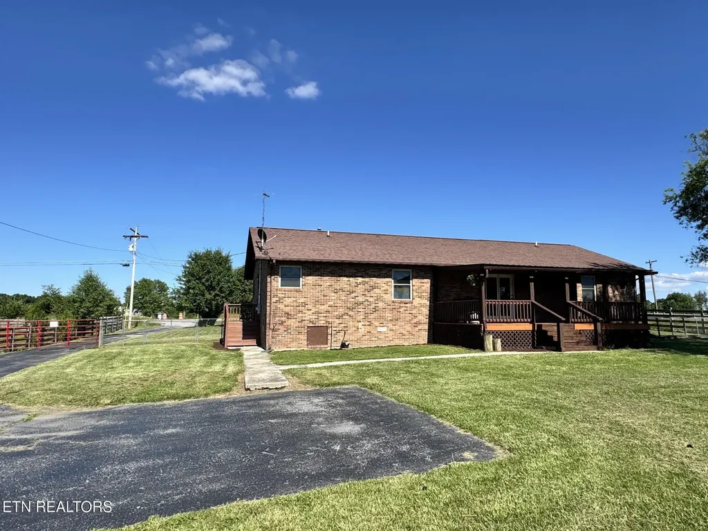 6986 S York Highway Clarkrange TN 38553