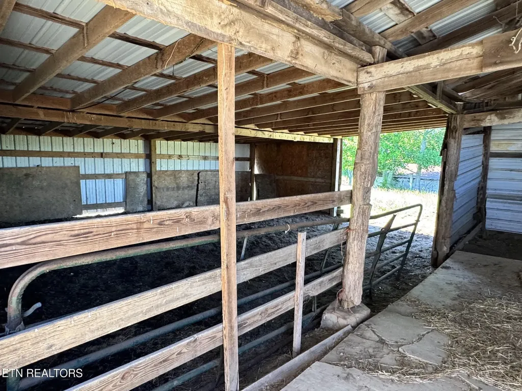 6986 S York Highway Clarkrange TN 38553