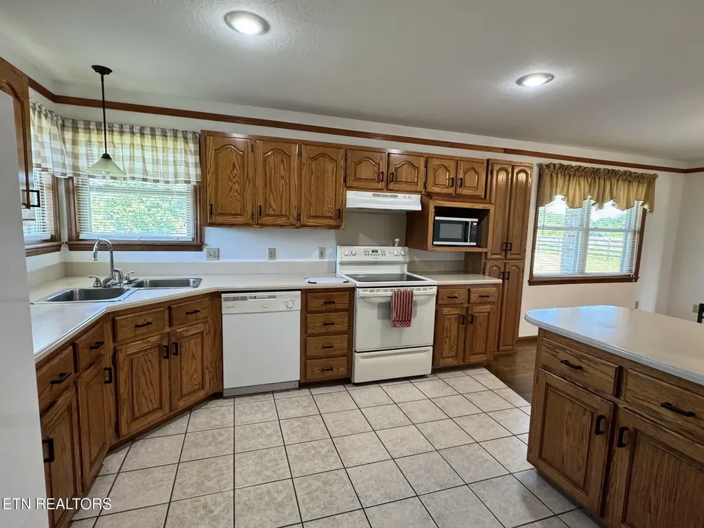 6986 S York Highway Clarkrange TN 38553