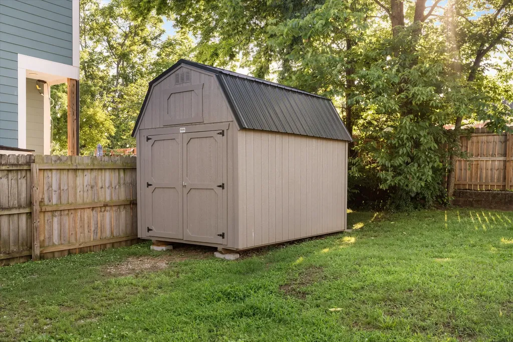 3725 Burrus Street Nashville TN 37216