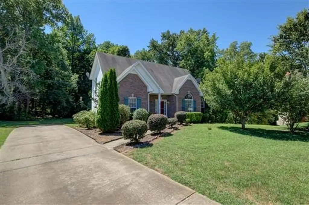 285 Sunny Slope Court Clarksville TN 37043