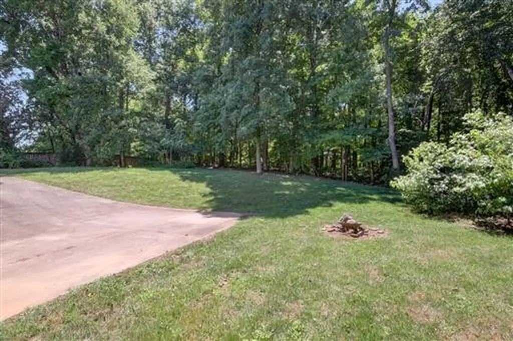 285 Sunny Slope Court Clarksville TN 37043