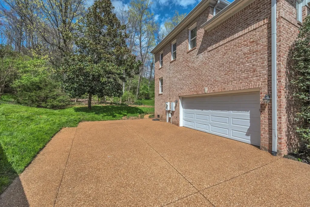 128 Abbeywood Drive Nashville TN 37215