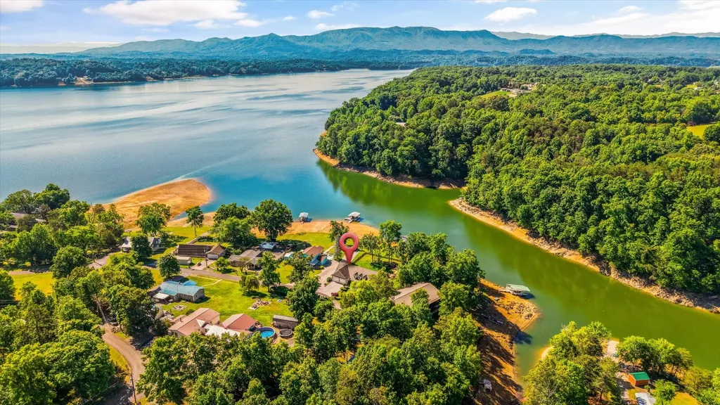 2177 Riverview Drive Dandridge TN 37725