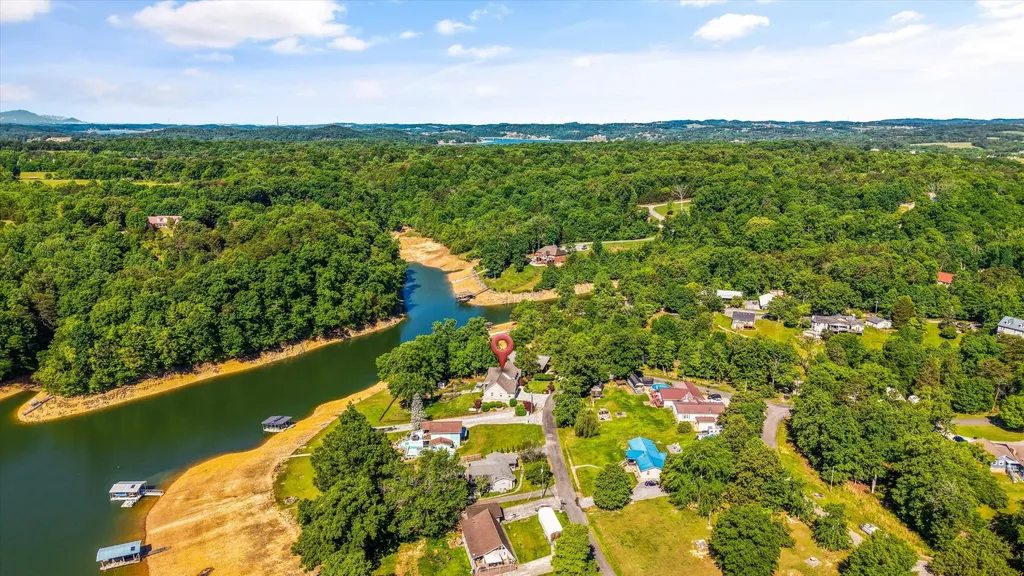 2177 Riverview Drive Dandridge TN 37725