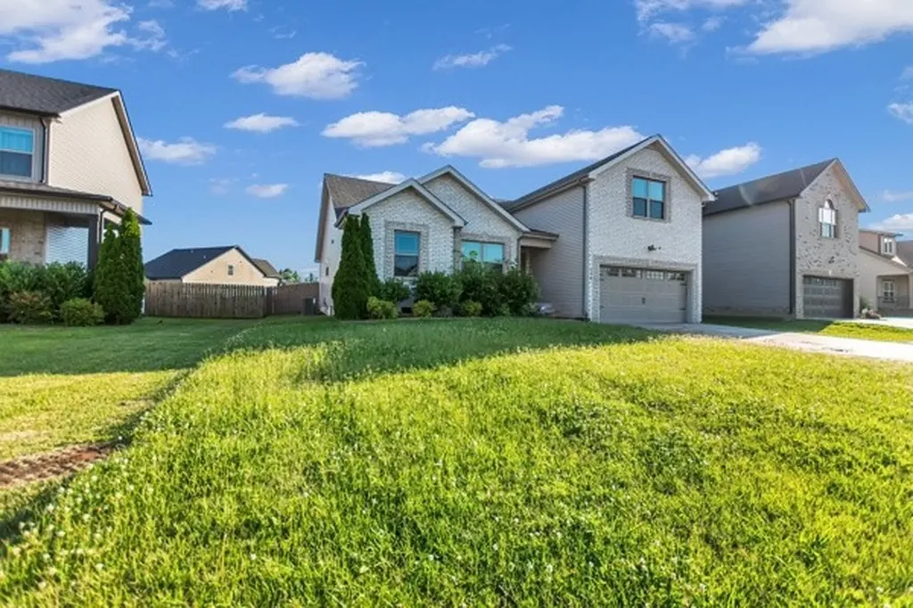 506 Latham Court Clarksville TN 37043