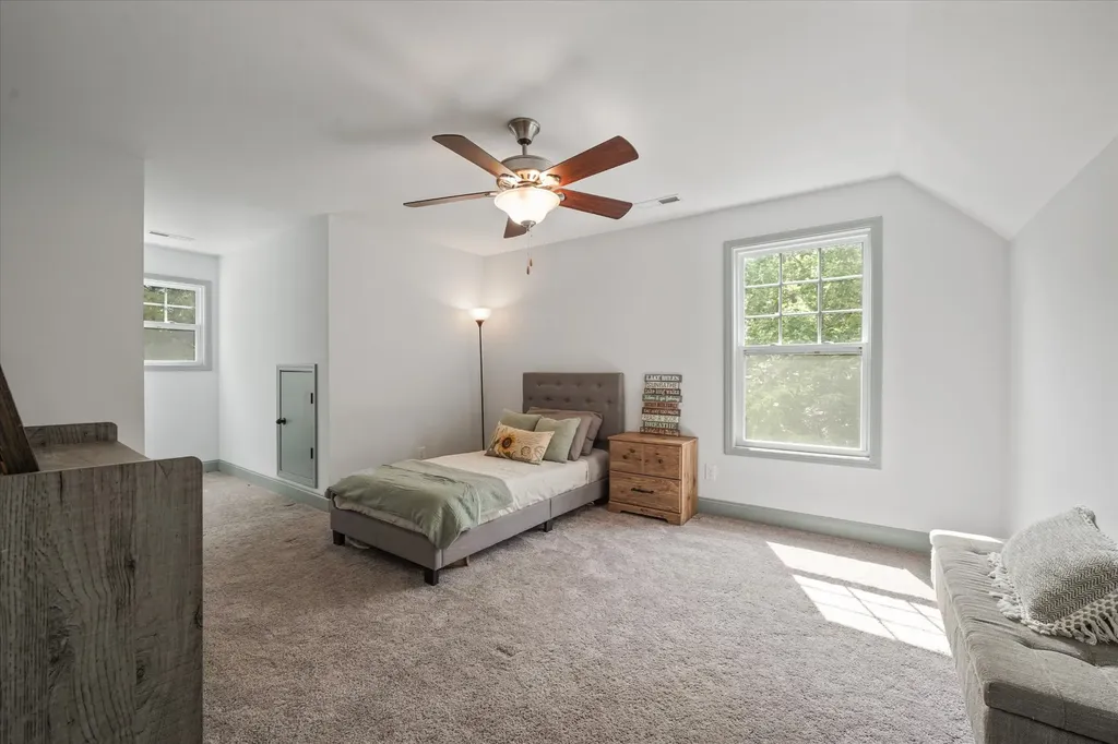 1925 Harbor Lane Dandridge TN 37725