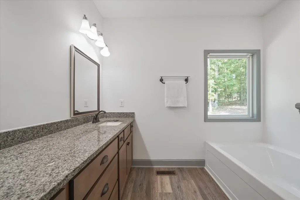 1925 Harbor Lane Dandridge TN 37725