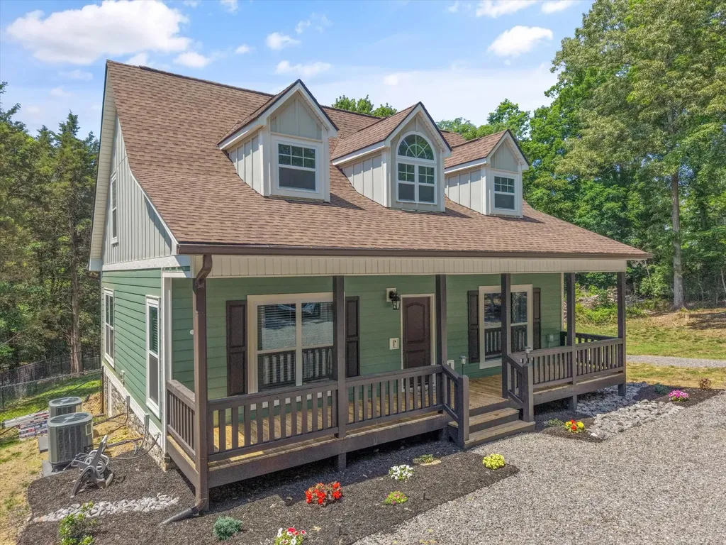 1925 Harbor Lane Dandridge TN 37725