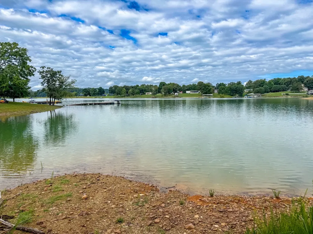 1925 Harbor Lane Dandridge TN 37725