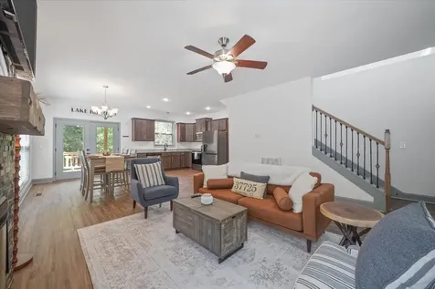 1925 Harbor Lane Dandridge TN 37725