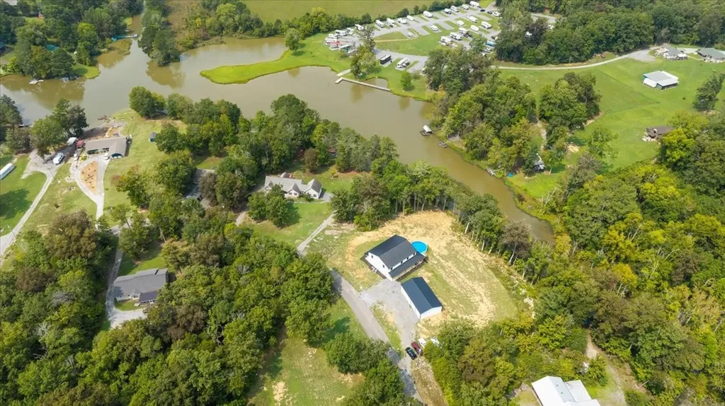 132 Hiwassee Drive Decatur TN 37322
