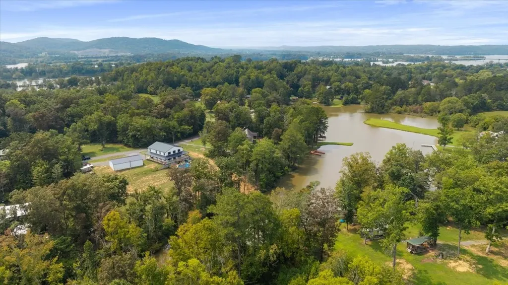 132 Hiwassee Drive Decatur TN 37322