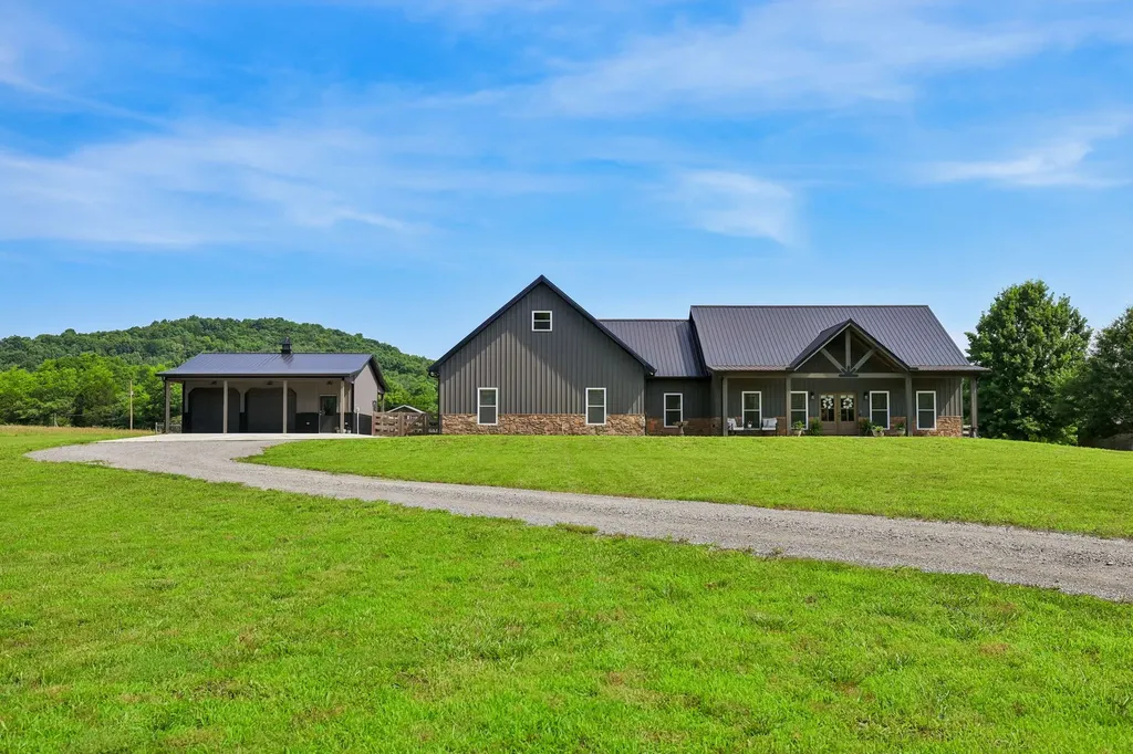 1040 Tate Road Petersburg TN 37144