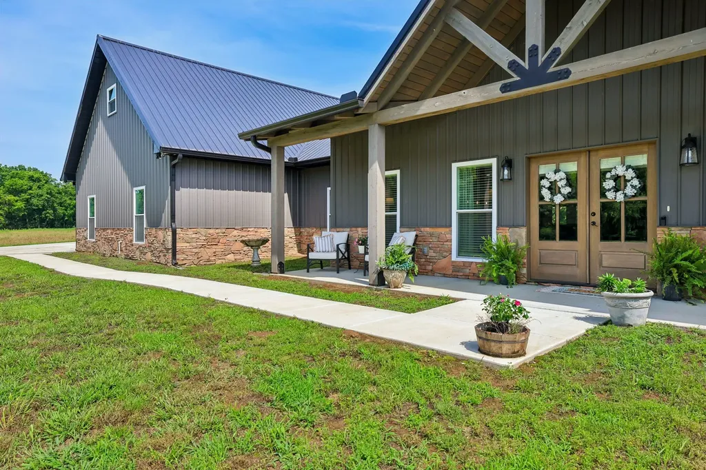 1040 Tate Road Petersburg TN 37144
