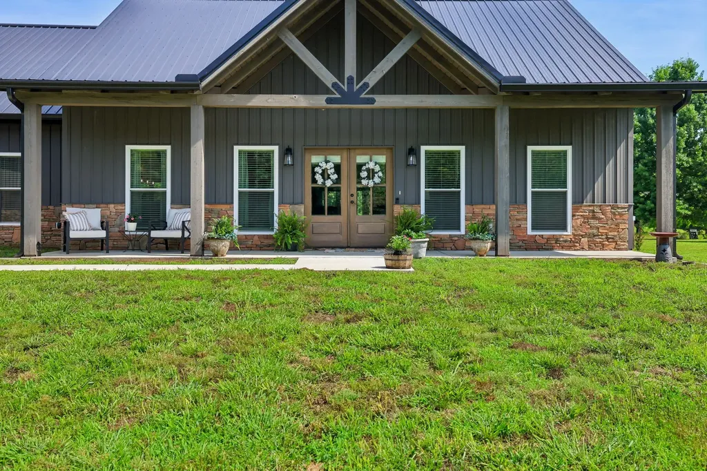 1040 Tate Road Petersburg TN 37144