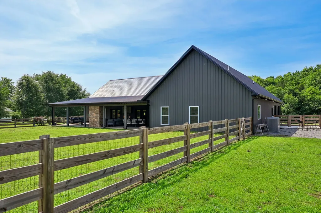 1040 Tate Road Petersburg TN 37144