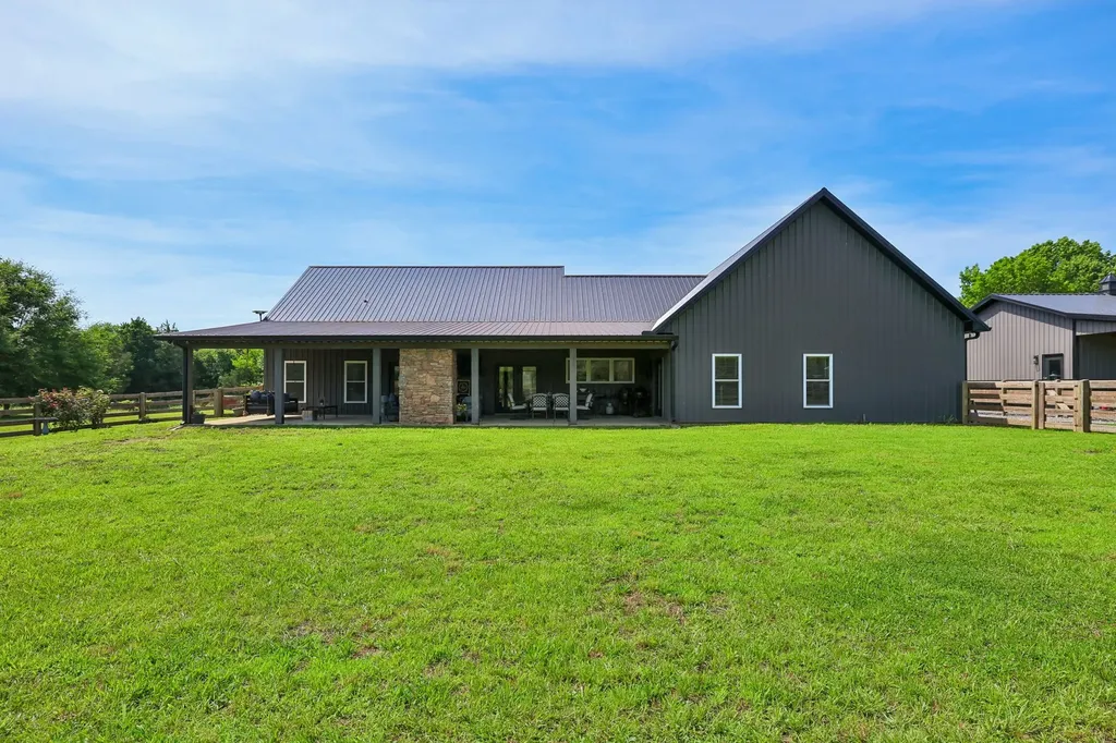 1040 Tate Road Petersburg TN 37144