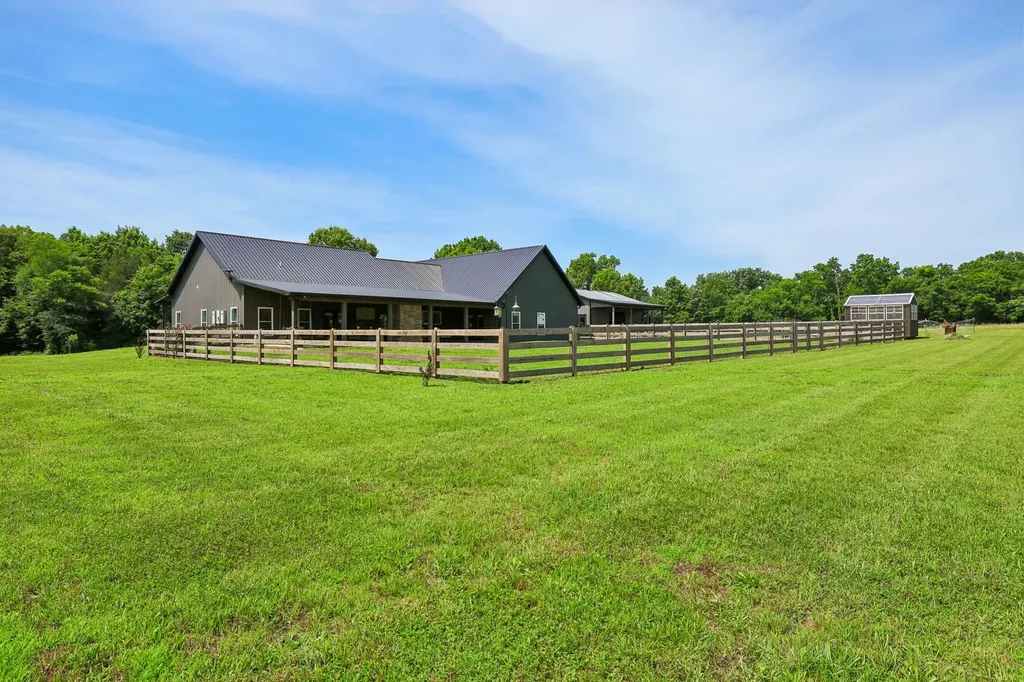 1040 Tate Road Petersburg TN 37144