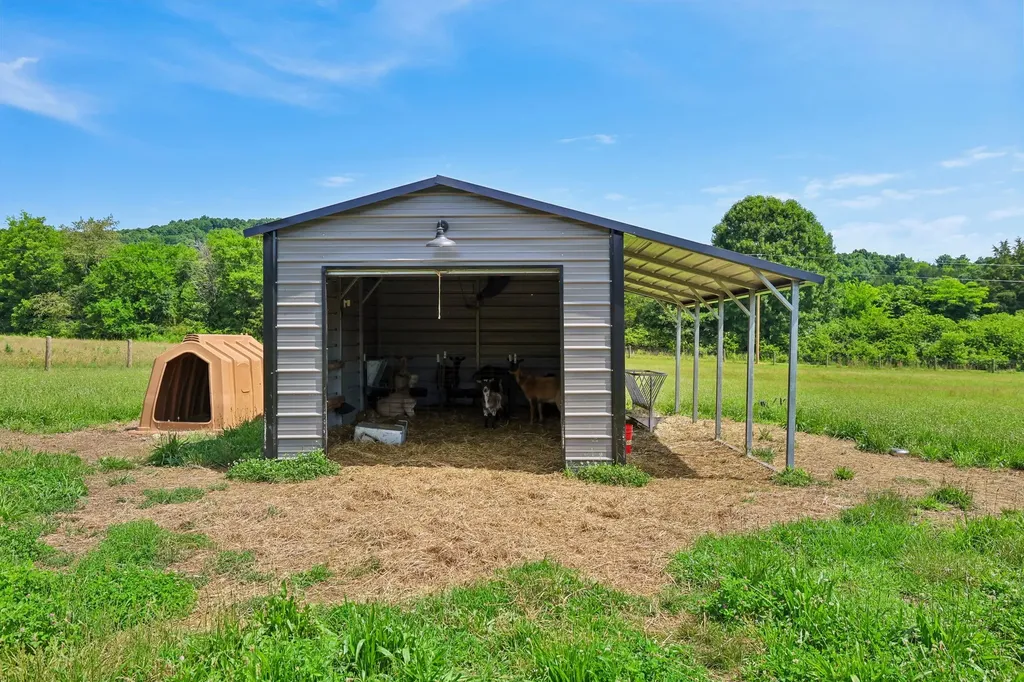 1040 Tate Road Petersburg TN 37144