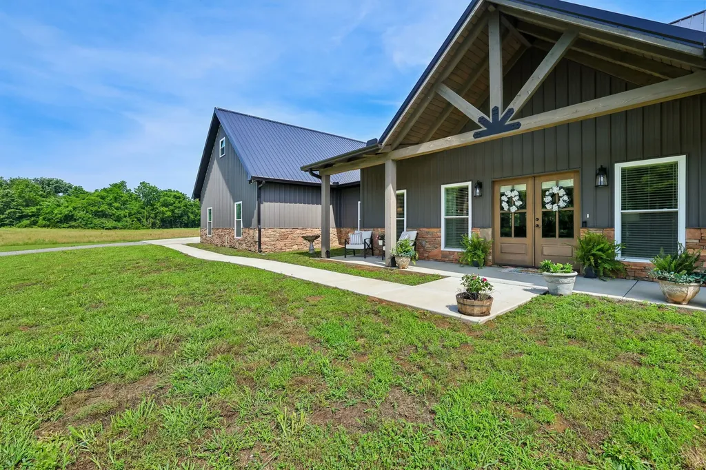 1040 Tate Road Petersburg TN 37144