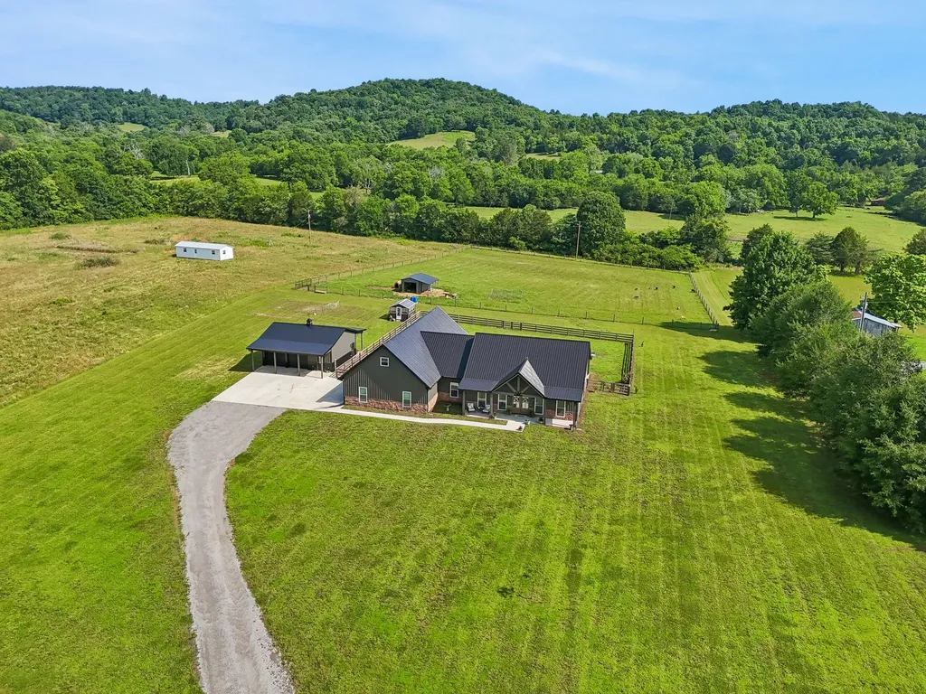 1040 Tate Road Petersburg TN 37144