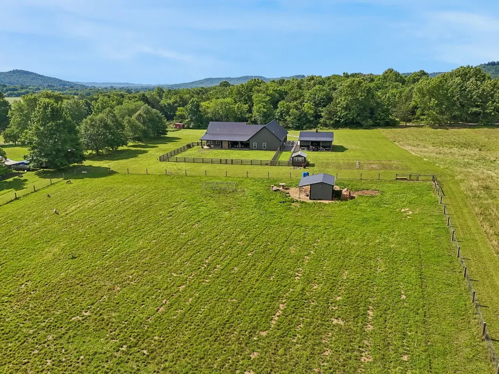 1040 Tate Road Petersburg TN 37144