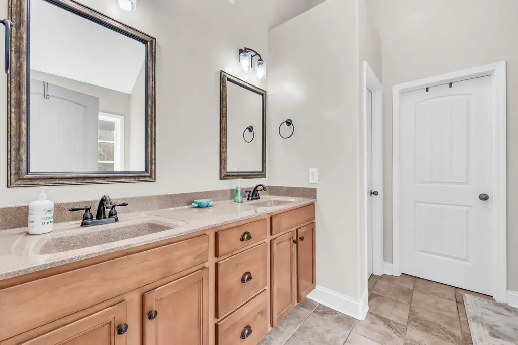 2238 Ellington Gait Drive Clarksville TN 37043