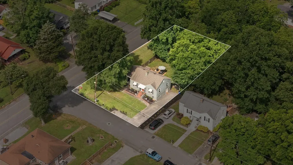 901 Emmett Avenue, NW Cleveland TN 37311