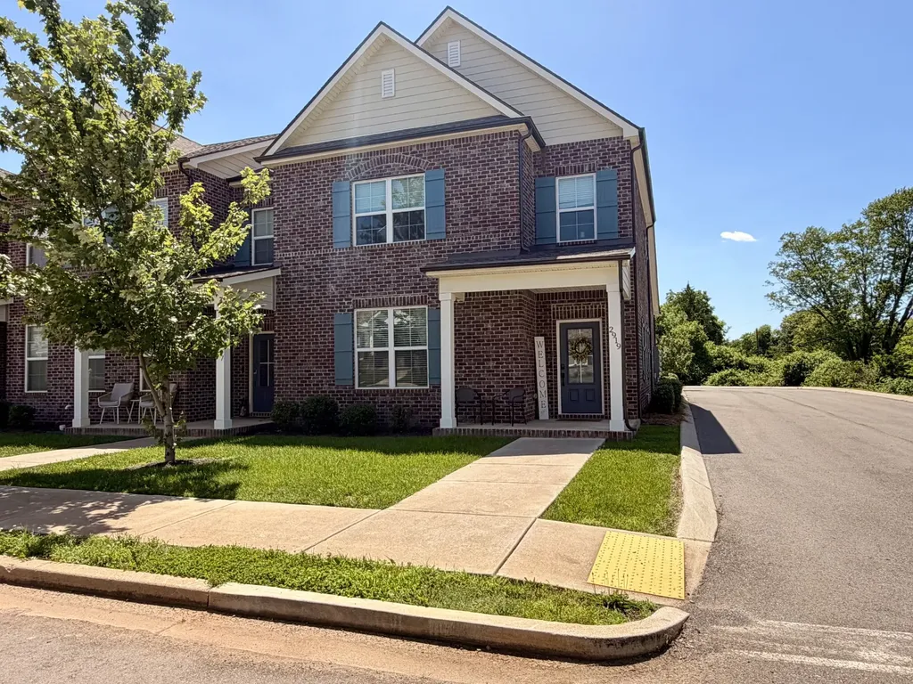 2919 Suzanne Landon Drive Murfreesboro TN 37130