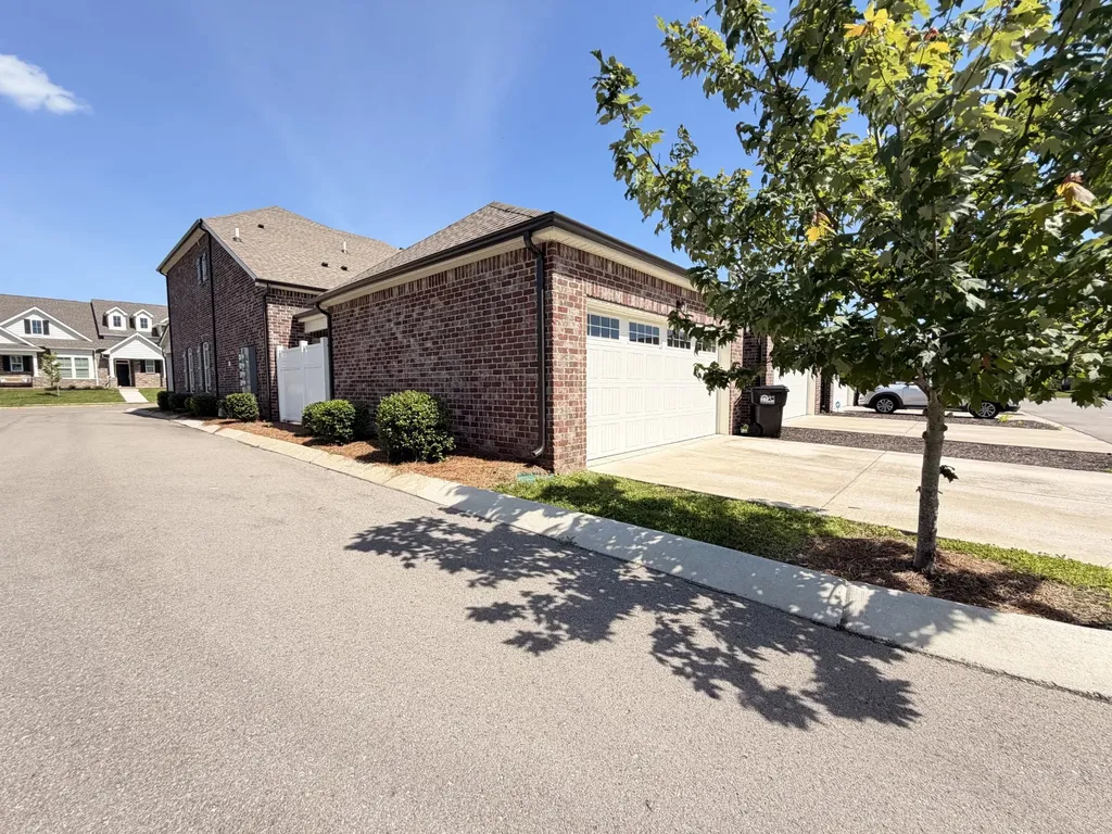 2919 Suzanne Landon Drive Murfreesboro TN 37130